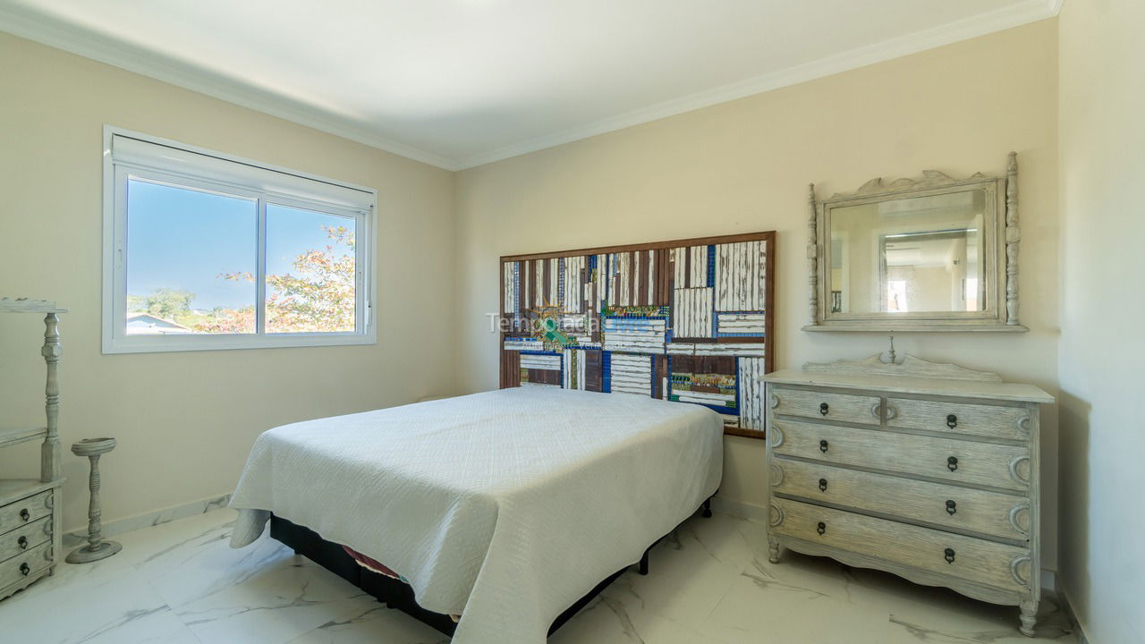 Apartamento para aluguel de temporada em Bombinhas (Canto Grande)