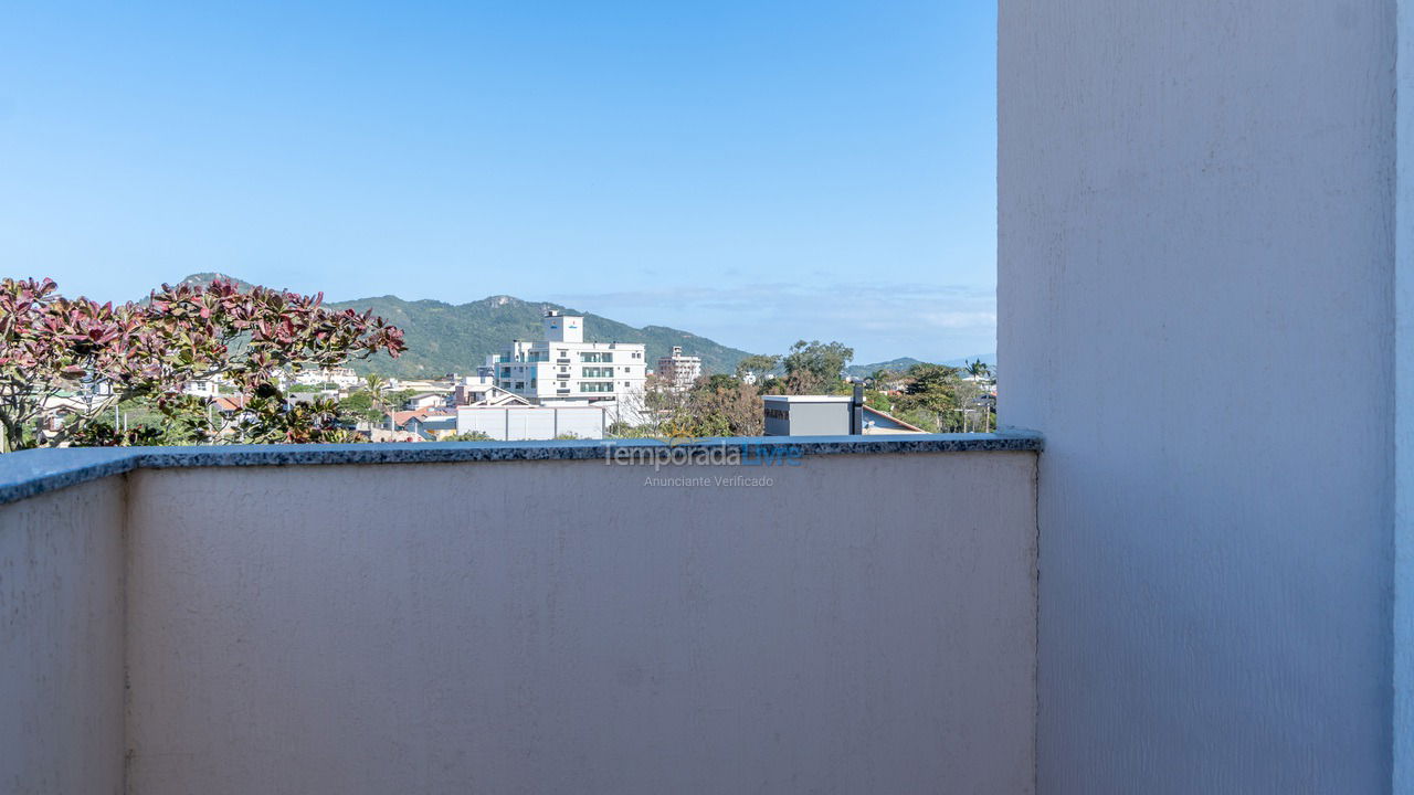 Apartamento para aluguel de temporada em Bombinhas (Canto Grande)