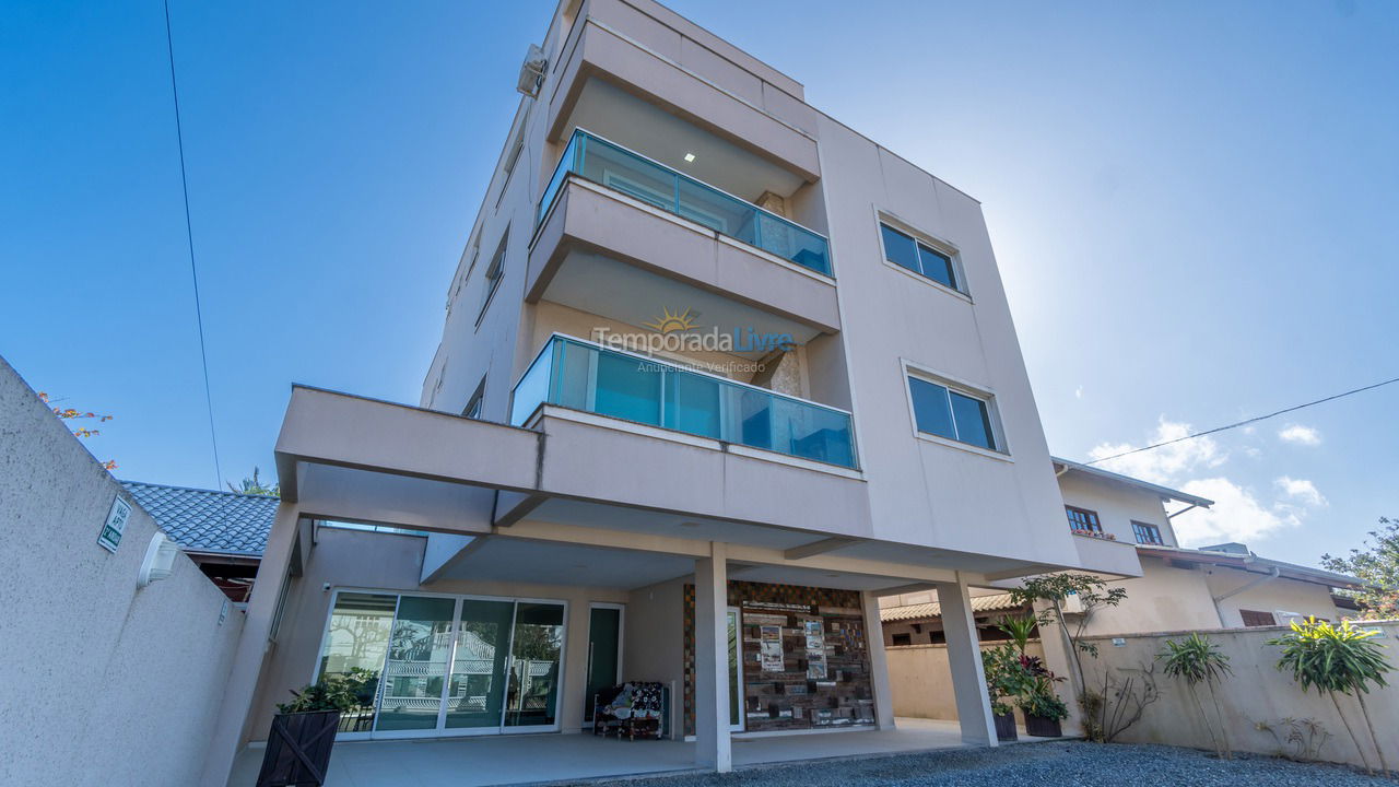 Apartamento para aluguel de temporada em Bombinhas (Canto Grande)