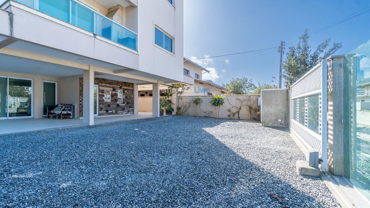Apartamento para aluguel de temporada em Bombinhas (Canto Grande)