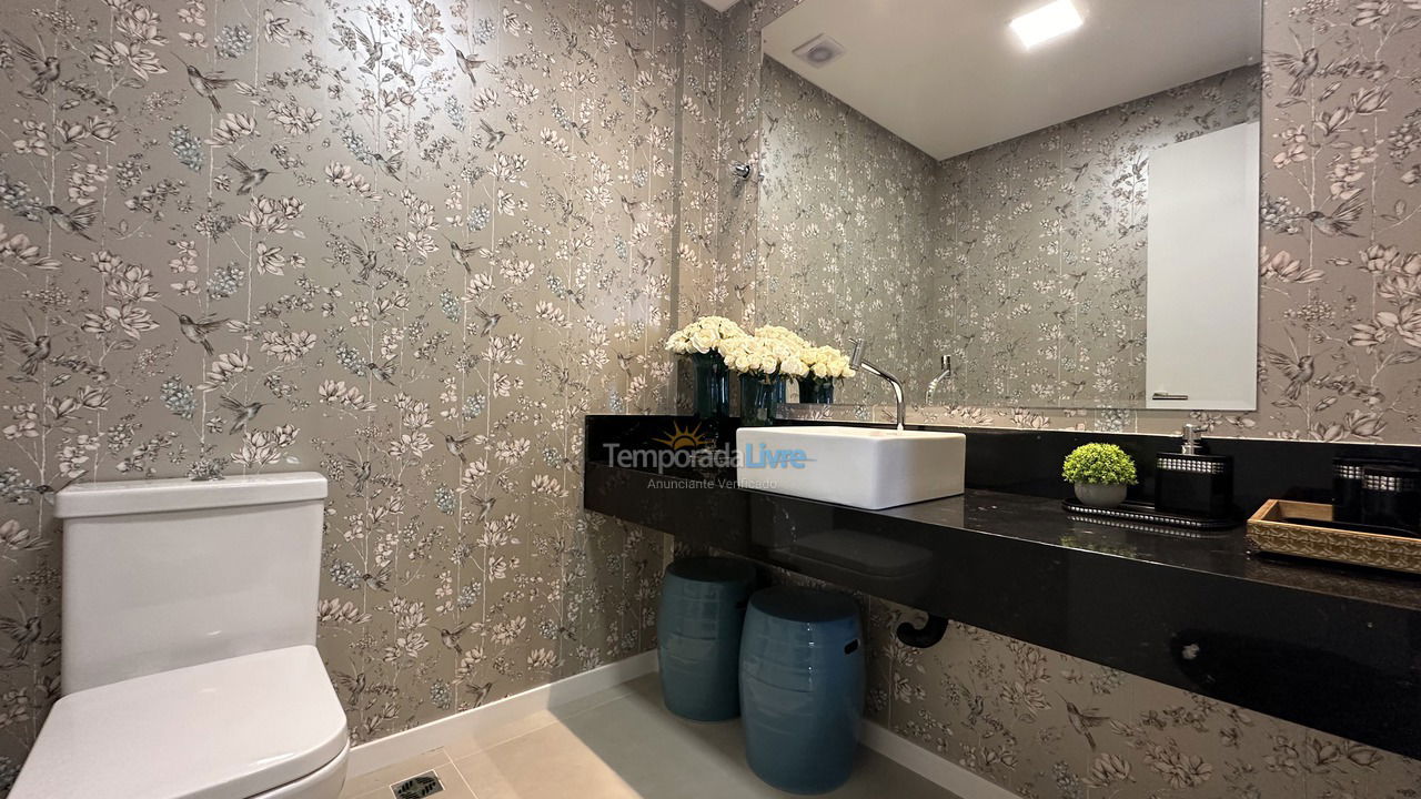 Apartamento para aluguel de temporada em Bombinhas (Canto Grande)