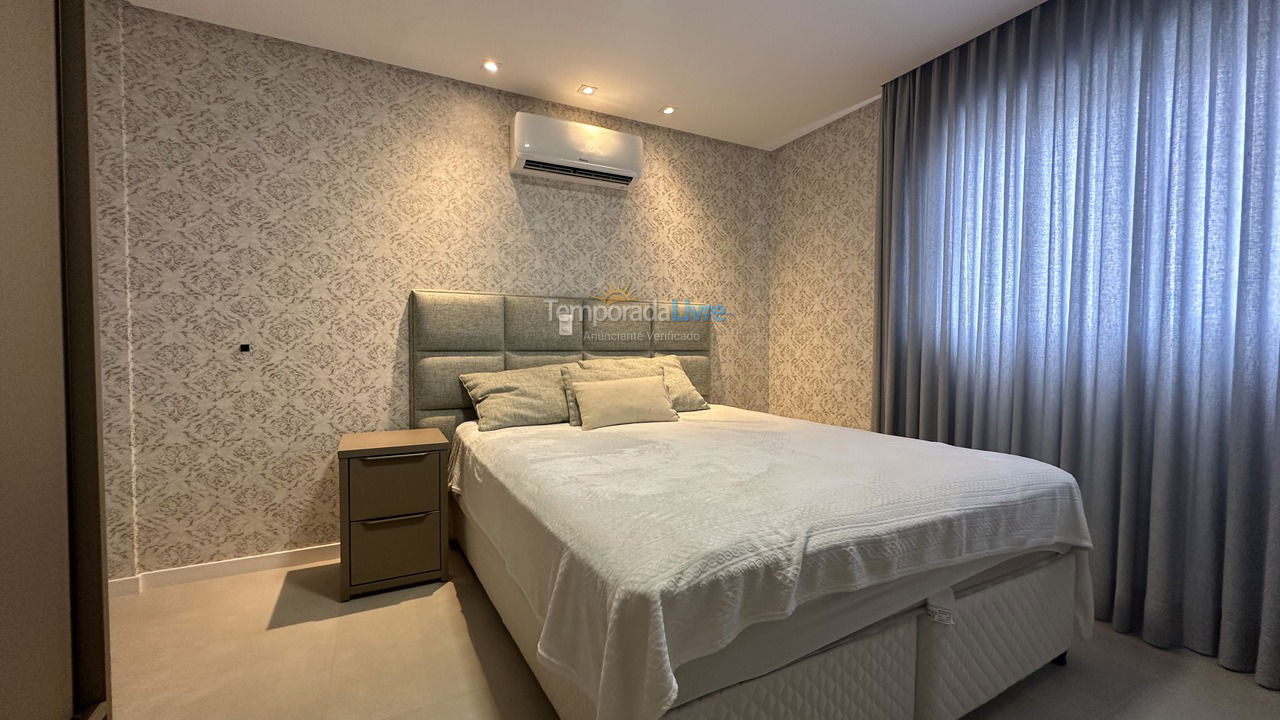Apartamento para aluguel de temporada em Bombinhas (Canto Grande)
