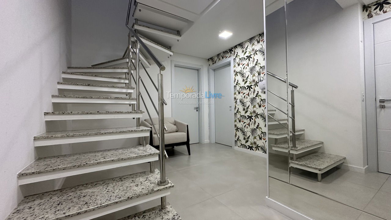 Apartamento para aluguel de temporada em Bombinhas (Canto Grande)