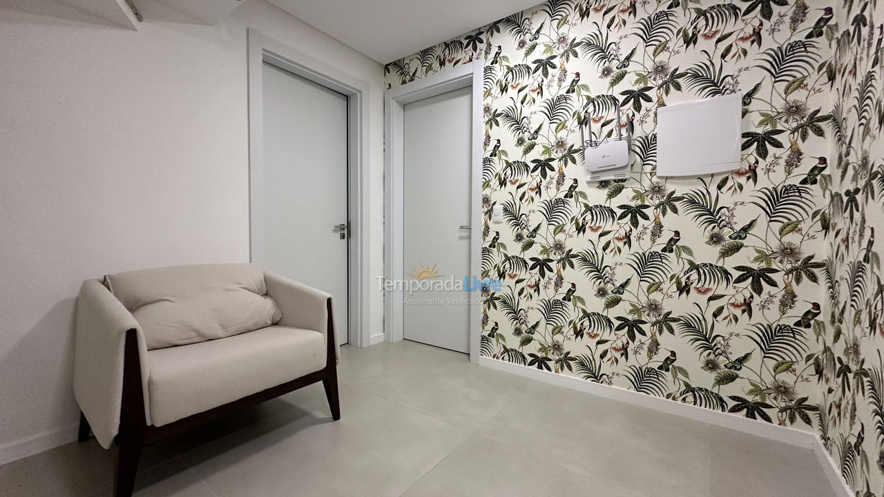 Apartamento para aluguel de temporada em Bombinhas (Canto Grande)