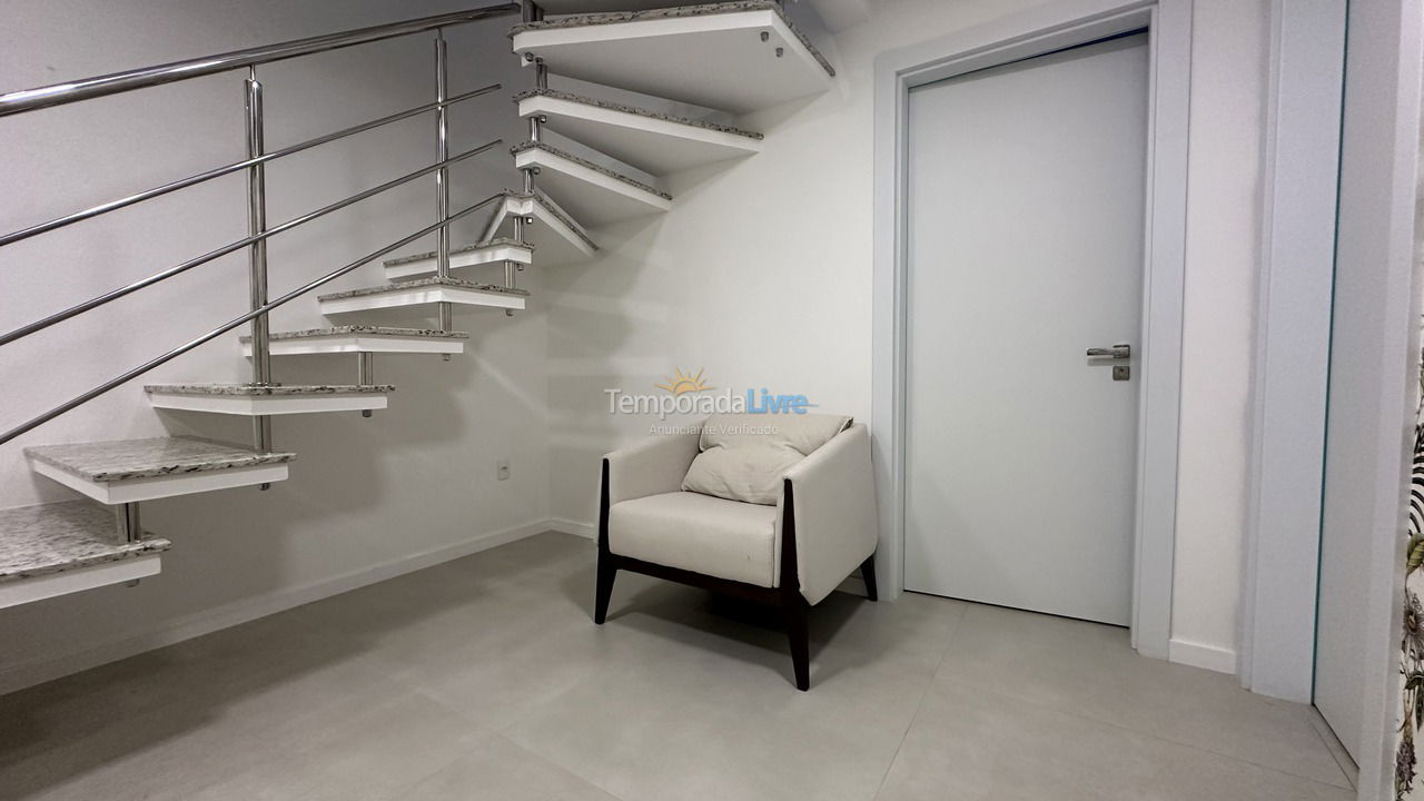 Apartamento para aluguel de temporada em Bombinhas (Canto Grande)