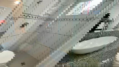 High-Standard Apartment Facing the Sea in the Center of Itapema