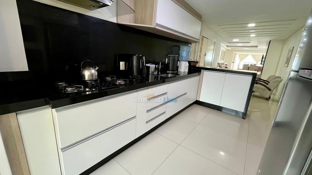 Apartment for vacation rental in Itapema (Centro)