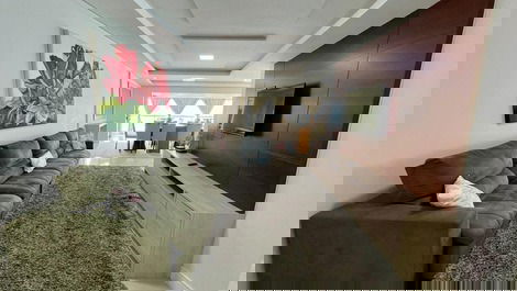 High-Standard Apartment Facing the Sea in the Center of Itapema