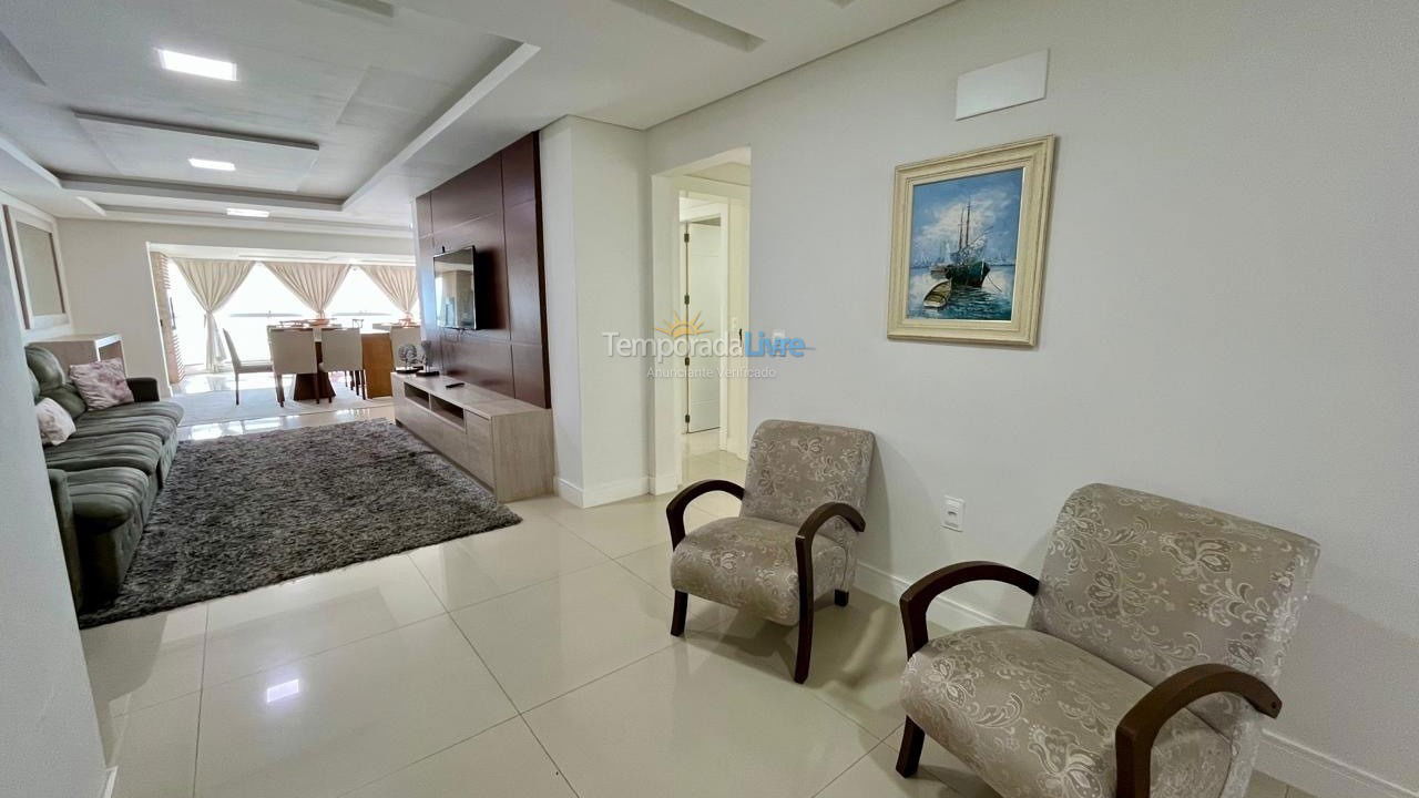 Apartment for vacation rental in Itapema (Centro)