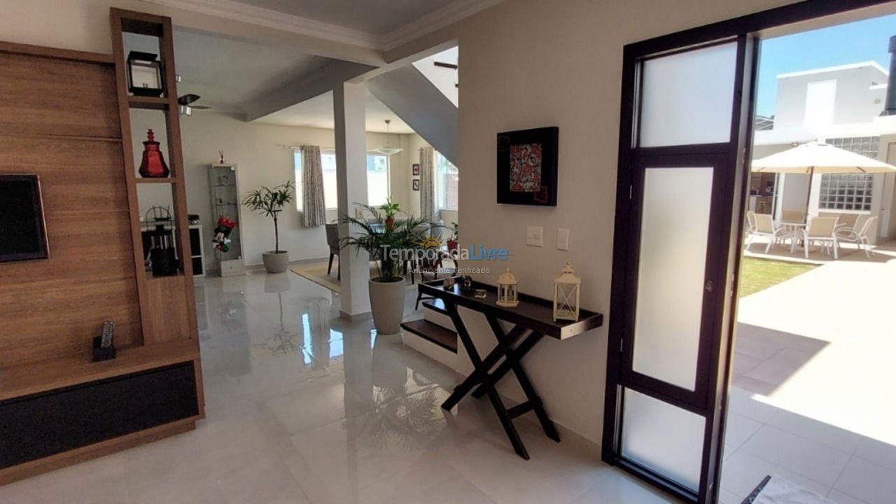 Casa para aluguel de temporada em Florianopolis (Canasvieiras)