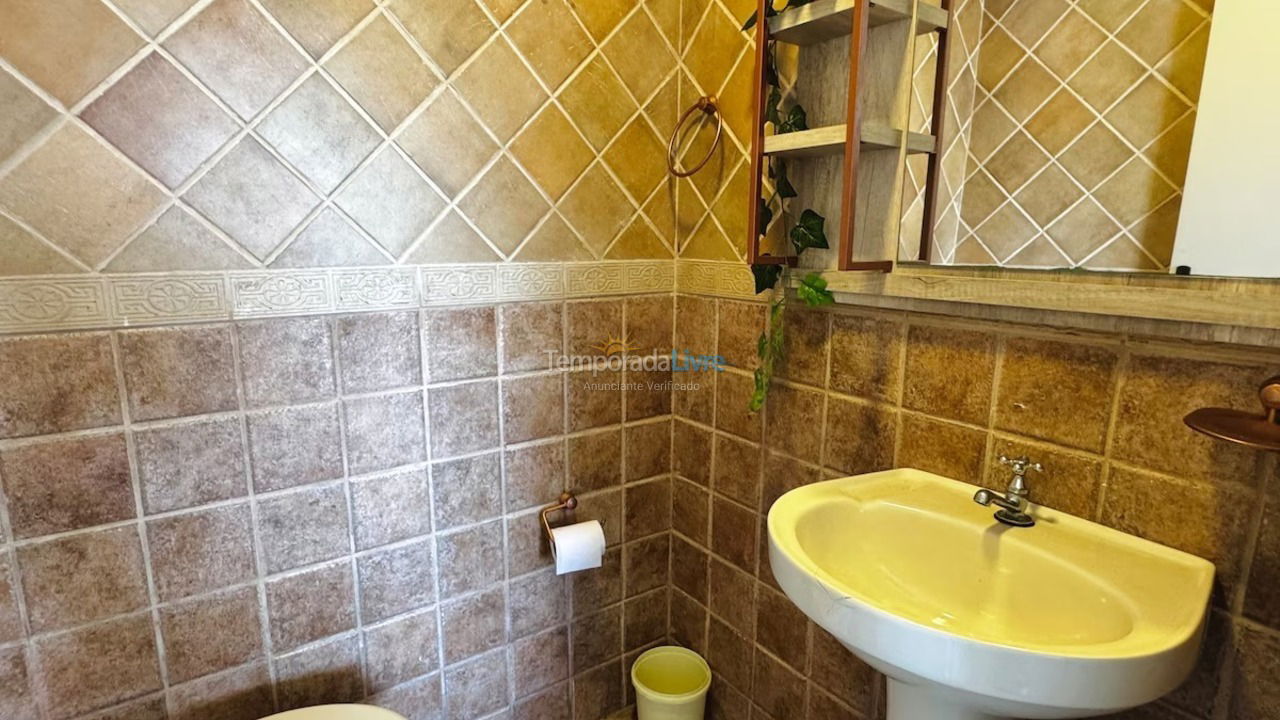 House for vacation rental in Bombinhas (Praia de Bombas)