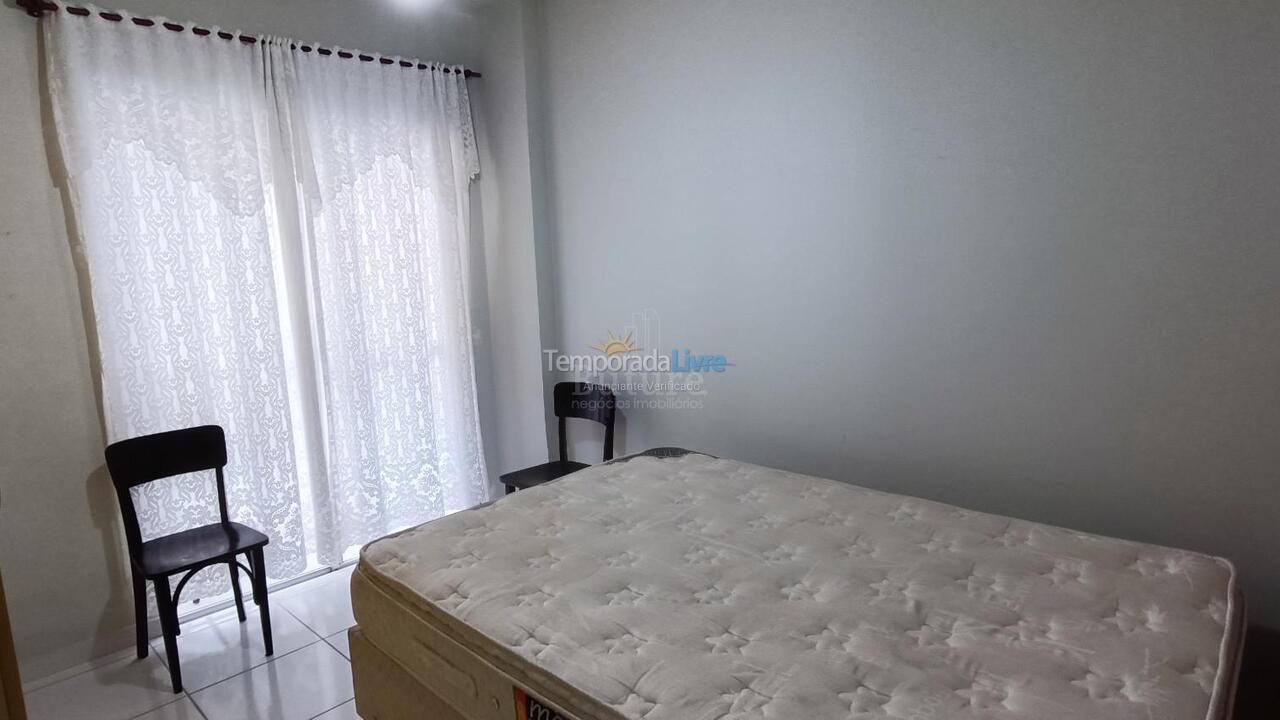 Apartamento para aluguel de temporada em Itapema (Meia Praia)