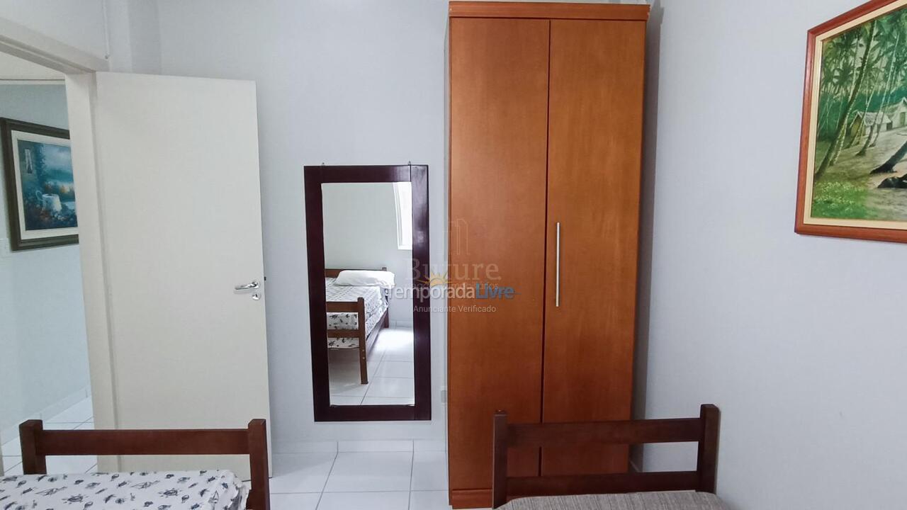 Apartamento para aluguel de temporada em Itapema (Meia Praia)