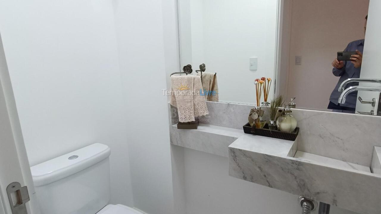 Apartamento para alquiler de vacaciones em Itapema (Meia Praia)