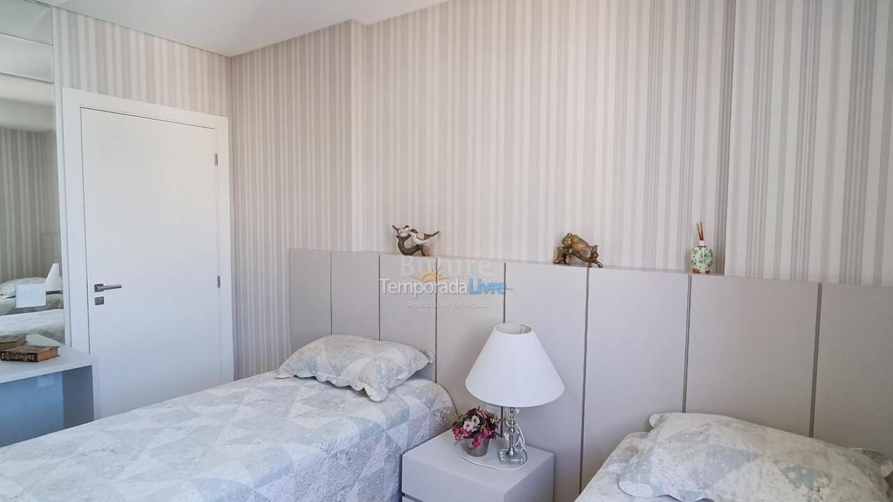 Apartment for vacation rental in Itapema (Meia Praia)