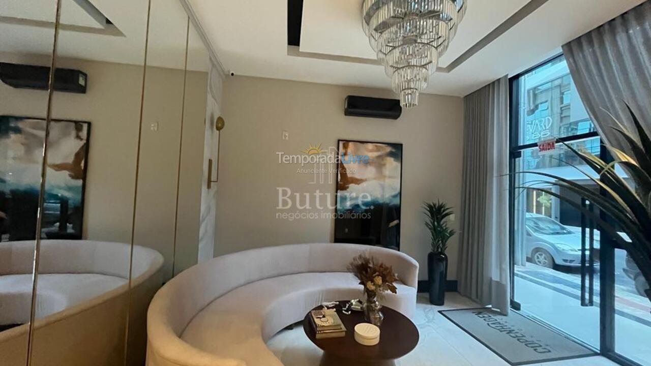 Apartamento para aluguel de temporada em Itapema (Meia Praia)