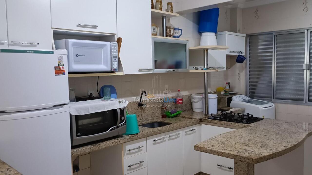 Apartamento para aluguel de temporada em Itapema (Meia Praia)