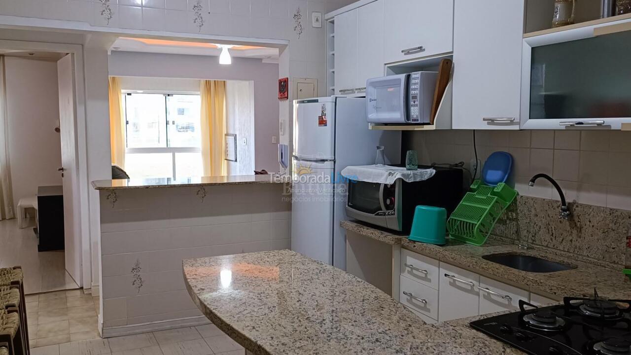 Apartamento para aluguel de temporada em Itapema (Meia Praia)