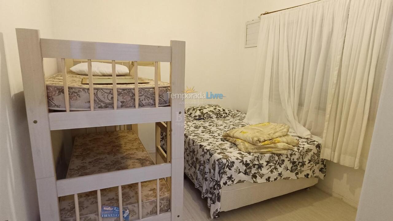 Apartamento para aluguel de temporada em Itapema (Meia Praia)