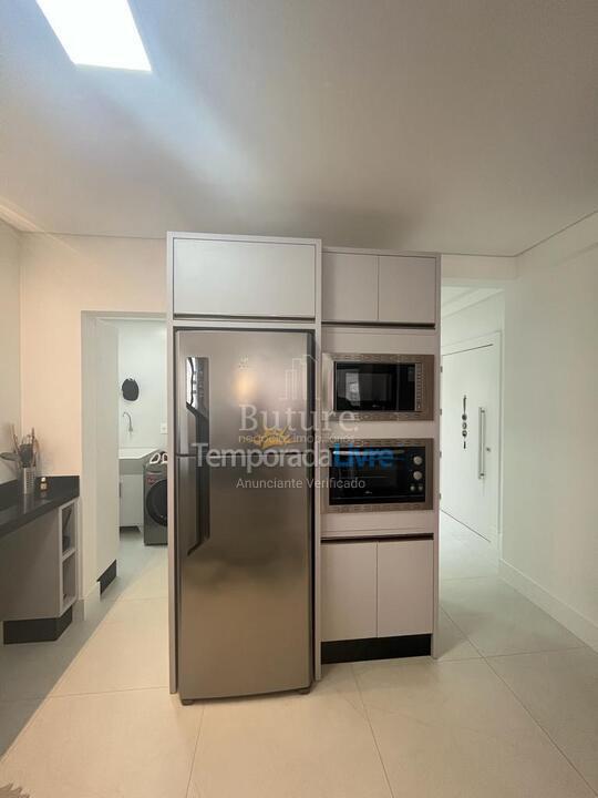 Apartamento para aluguel de temporada em Itapema (Meia Praia)
