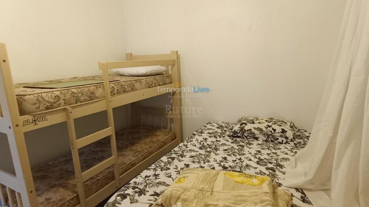 Apartamento para aluguel de temporada em Itapema (Meia Praia)