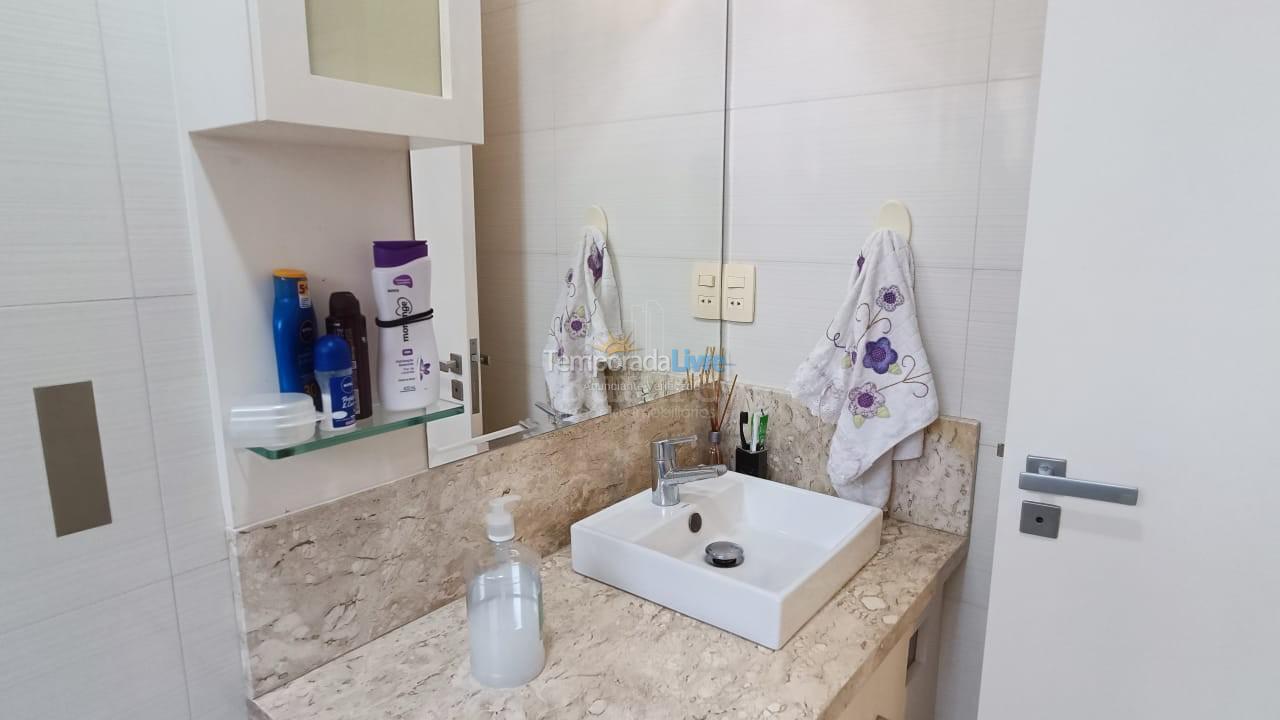 Apartamento para aluguel de temporada em Itapema (Meia Praia)