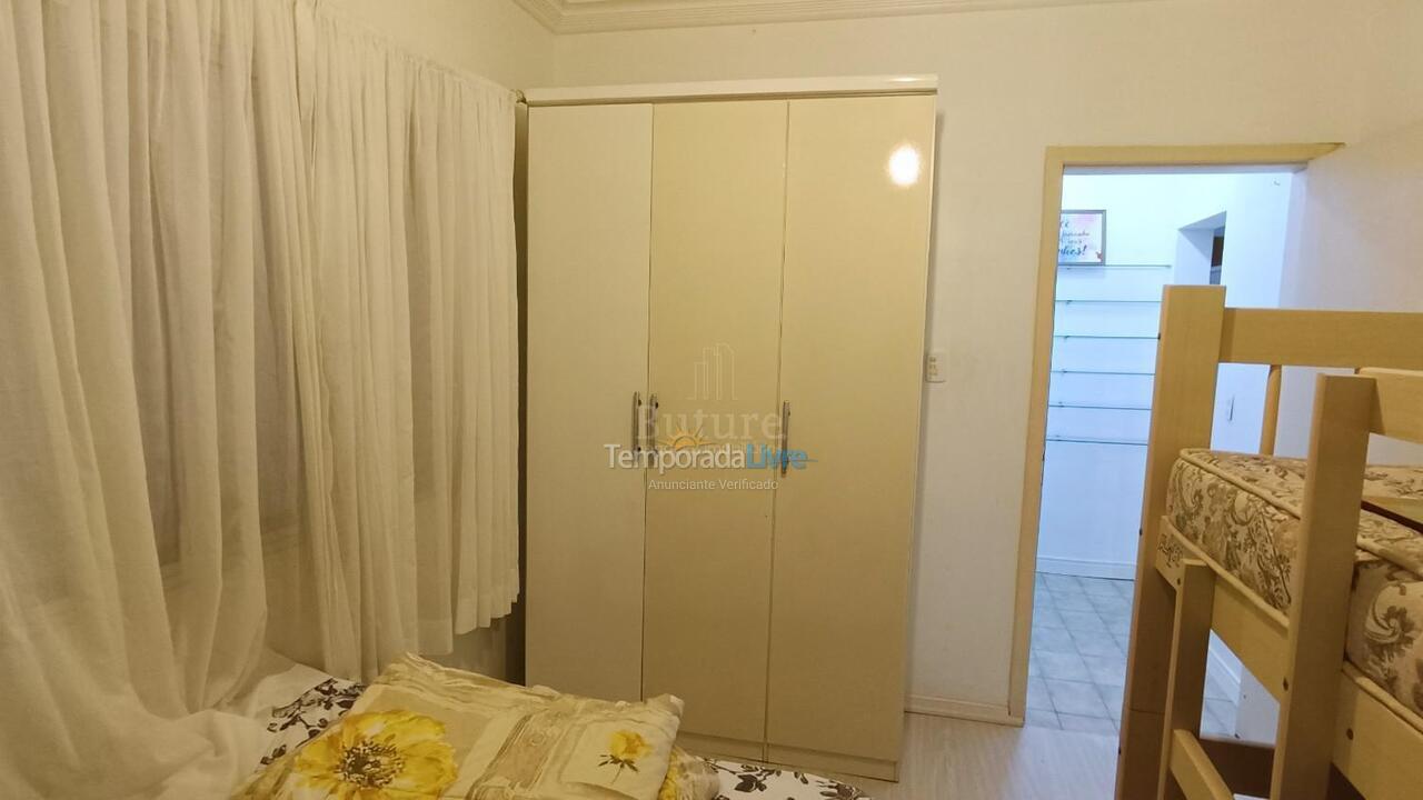 Apartamento para aluguel de temporada em Itapema (Meia Praia)