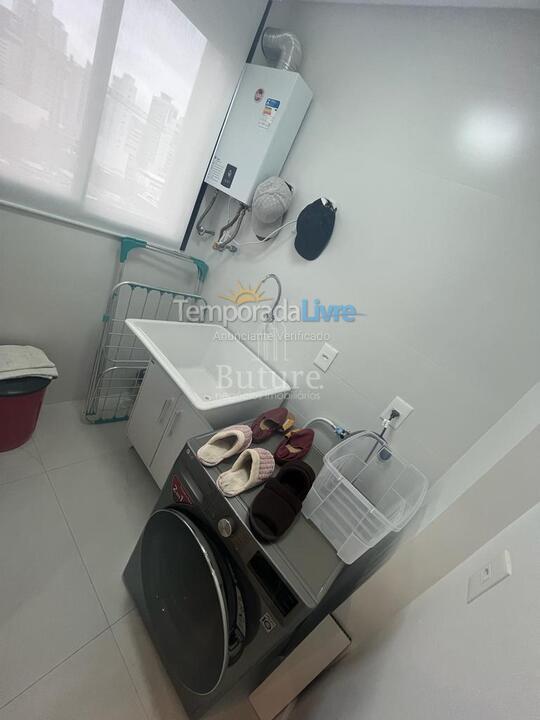Apartamento para aluguel de temporada em Itapema (Meia Praia)