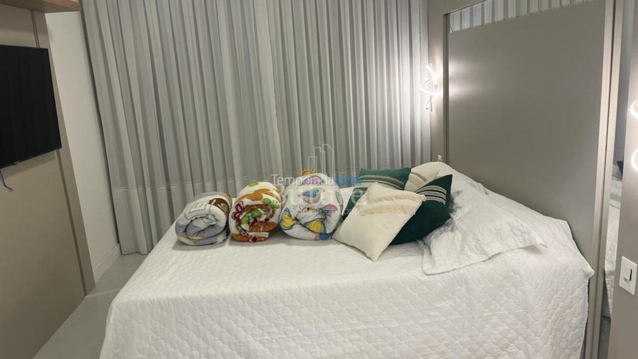 Apartamento para aluguel de temporada em Itapema (Meia Praia)