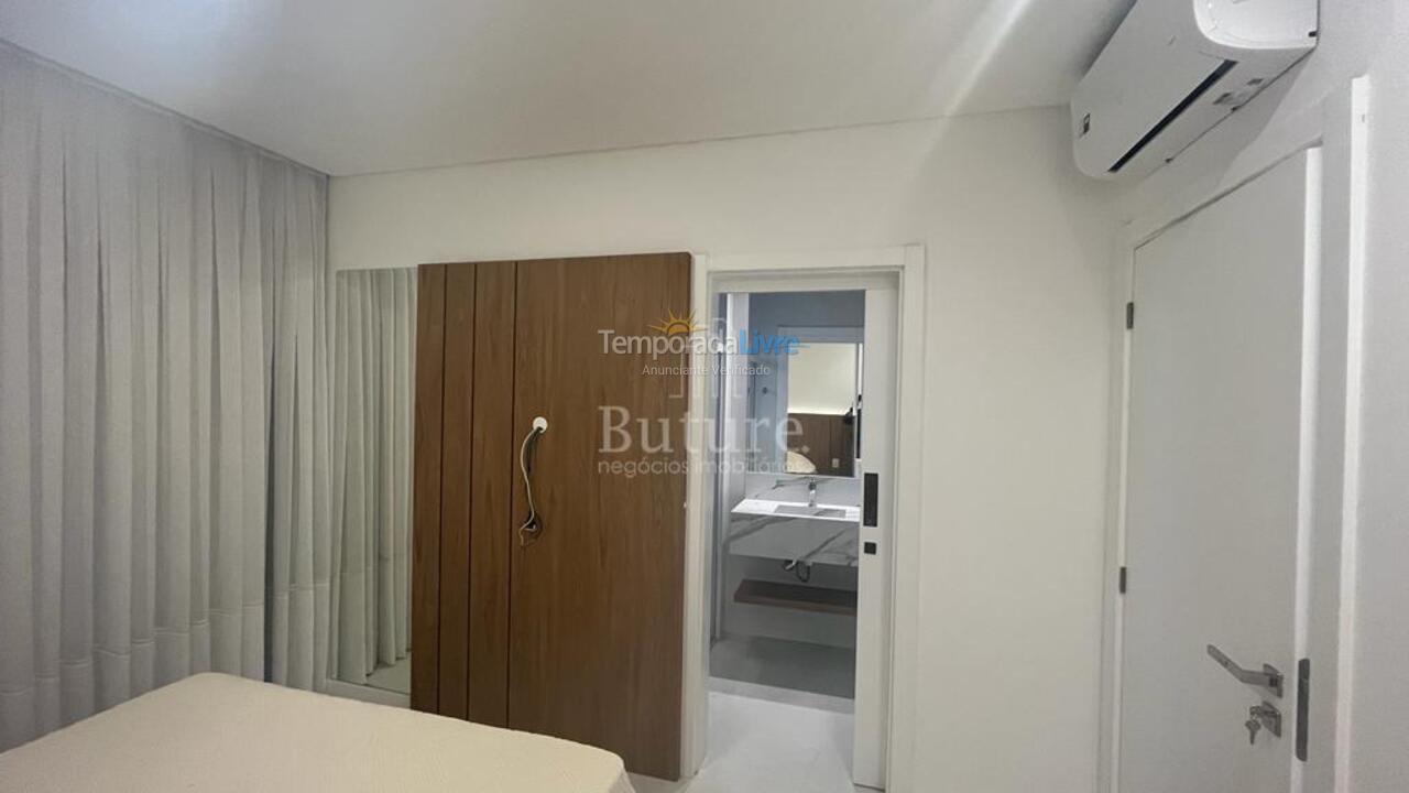 Apartamento para aluguel de temporada em Itapema (Meia Praia)