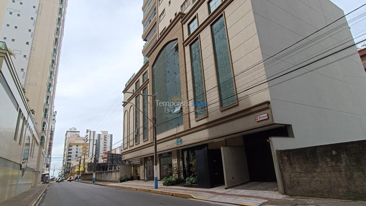 Apartamento para aluguel de temporada em Itapema (Meia Praia)