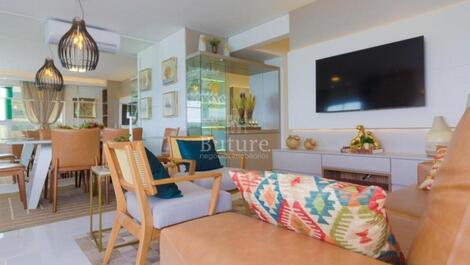 HERMOSO APARTAMENTO DE 4 SUITES EN LA CUADRA DEL MAR!!!