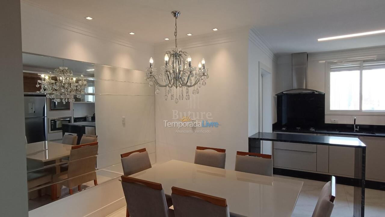 Apartamento para aluguel de temporada em Itapema (Meia Praia)