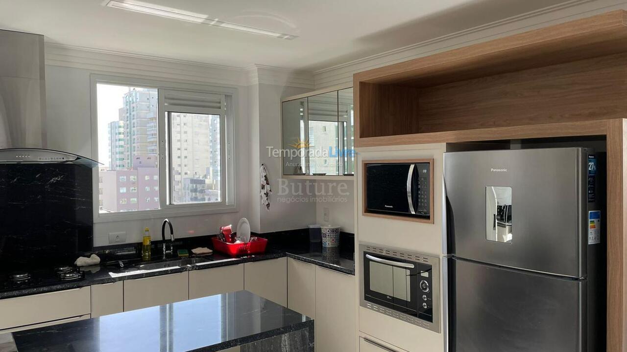 Apartamento para aluguel de temporada em Itapema (Meia Praia)