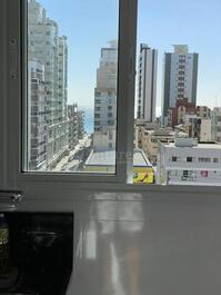 LINDO E AMPLO AP A POUCOS METROS DO MAR