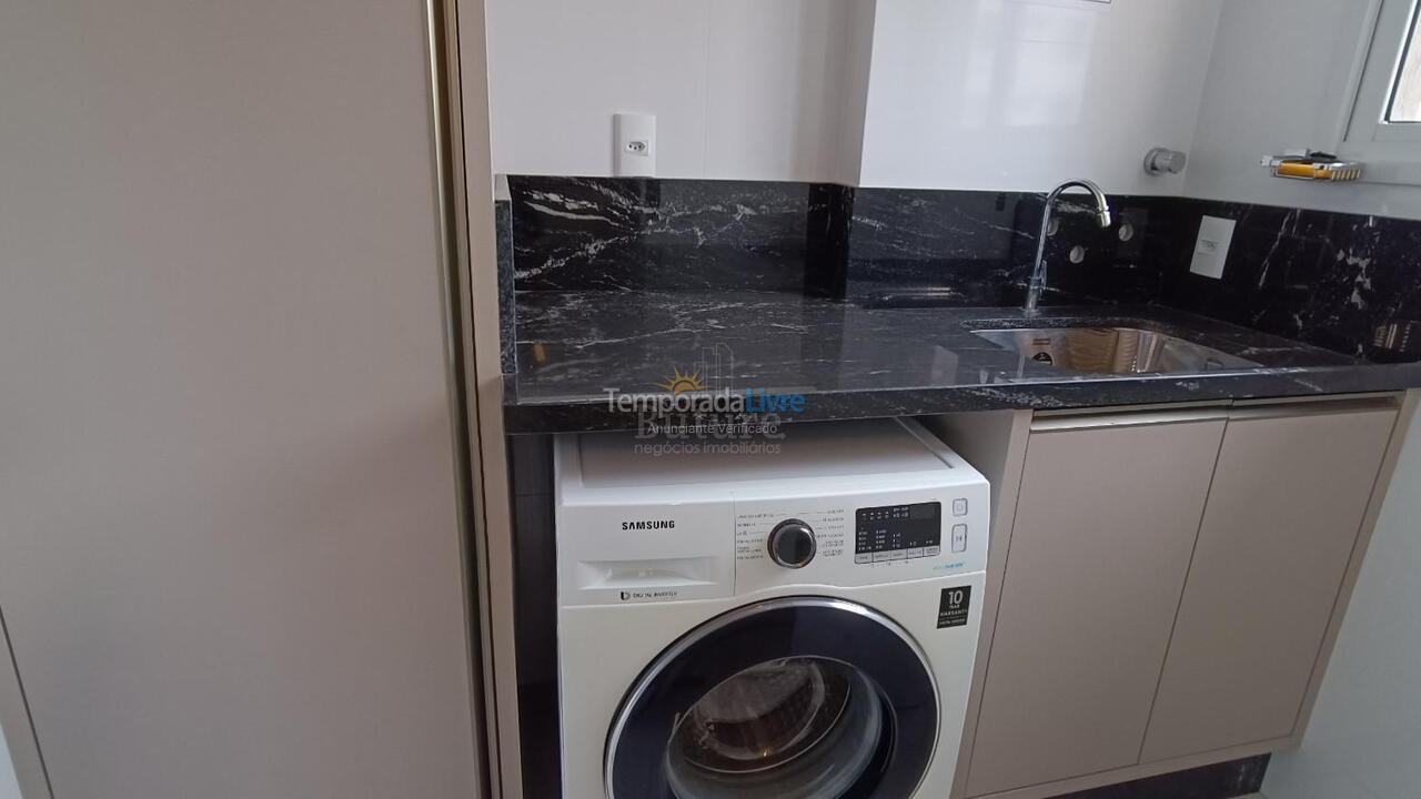 Apartamento para aluguel de temporada em Itapema (Meia Praia)