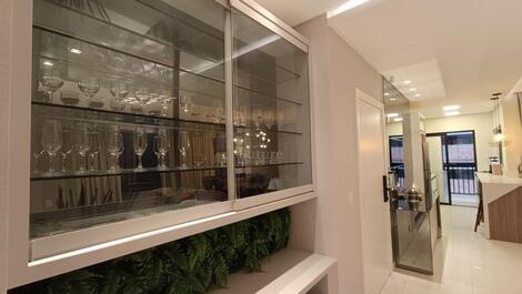 BEAUTIFUL AP WITH 3 SUITES NEAR THE SEA FINA FURNITURE