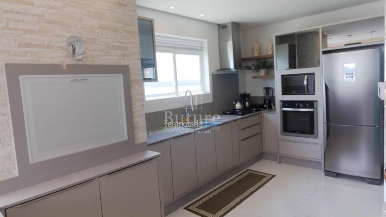 Apartamento para alquiler de vacaciones em Itapema (Meia Praia)