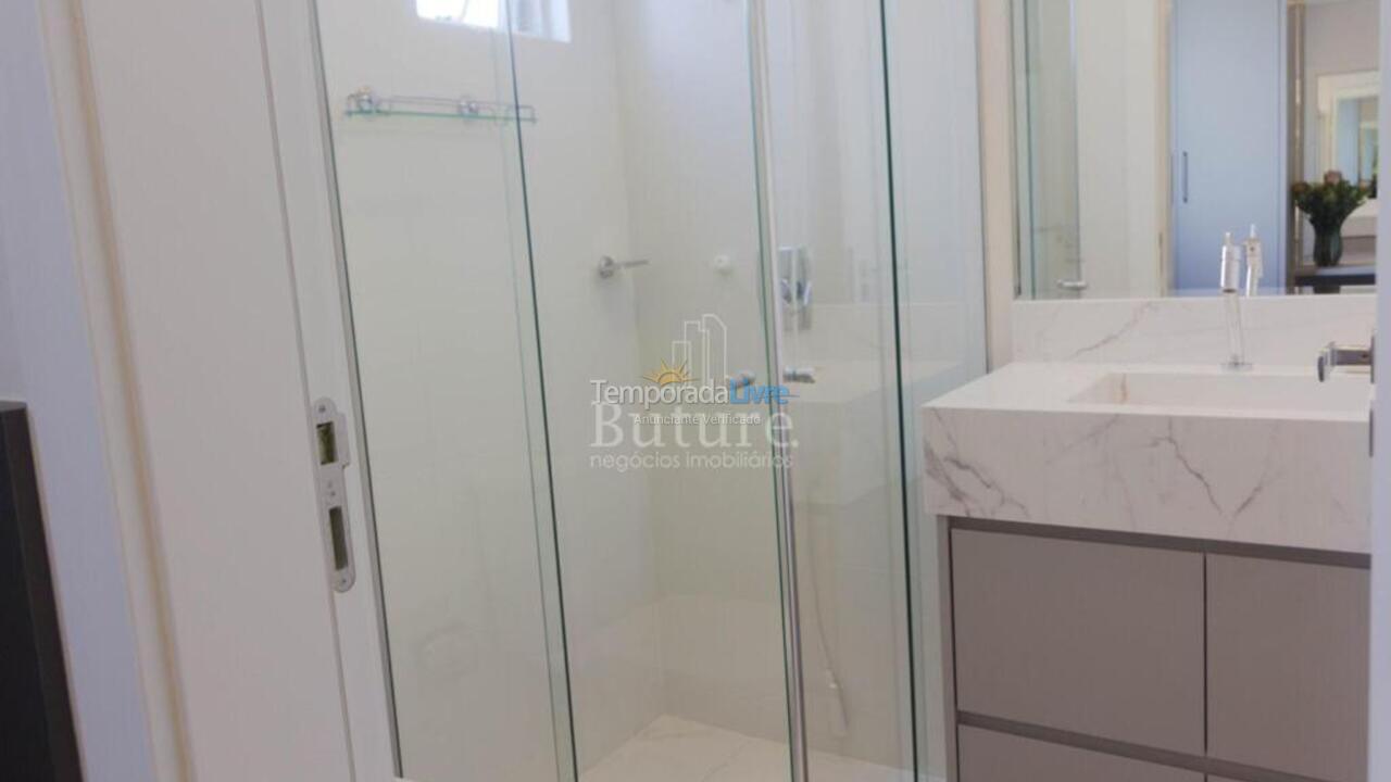 Apartamento para alquiler de vacaciones em Itapema (Meia Praia)