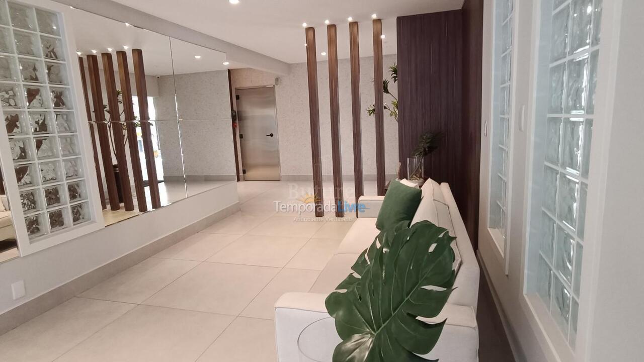 Apartamento para aluguel de temporada em Itapema (Meia Praia)