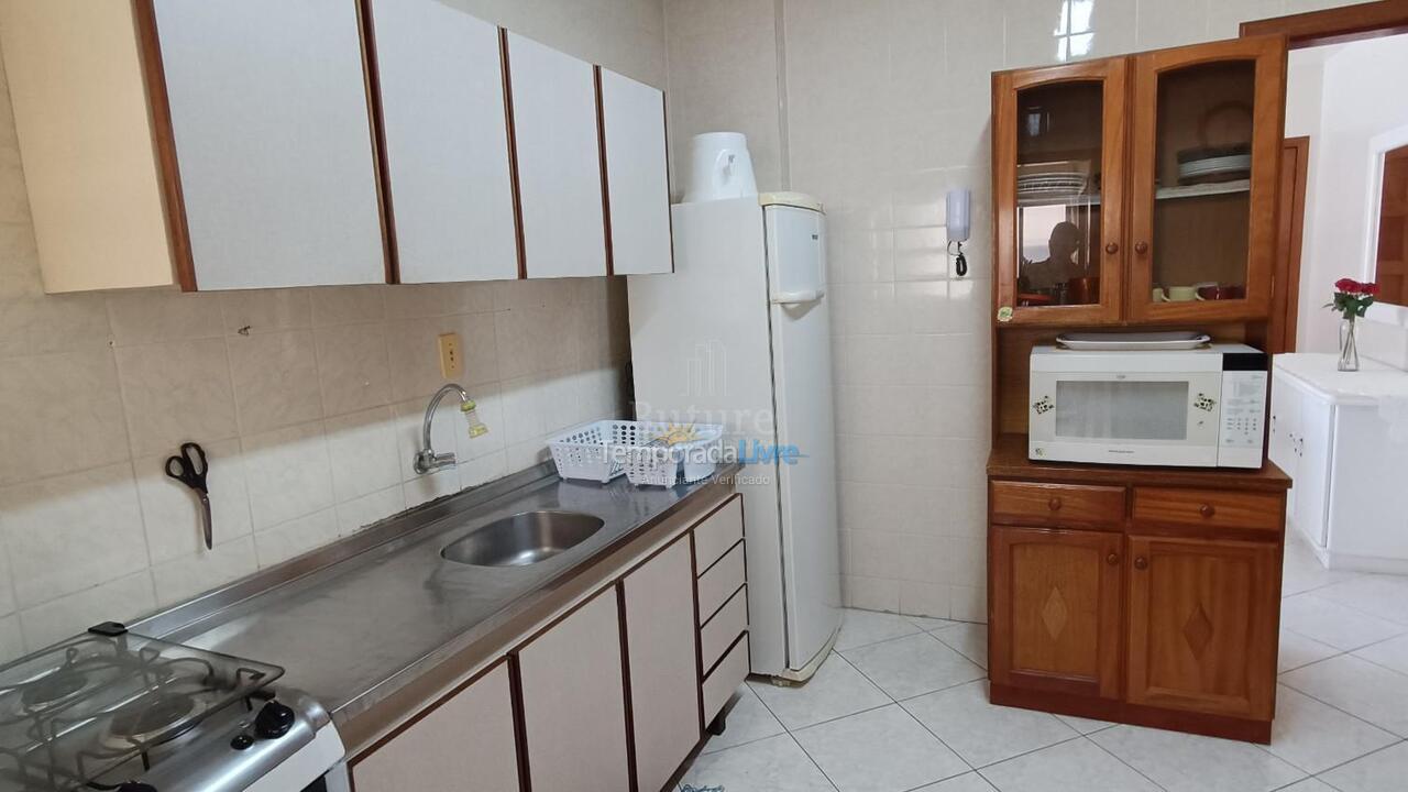 Apartamento para aluguel de temporada em Itapema (Meia Praia)