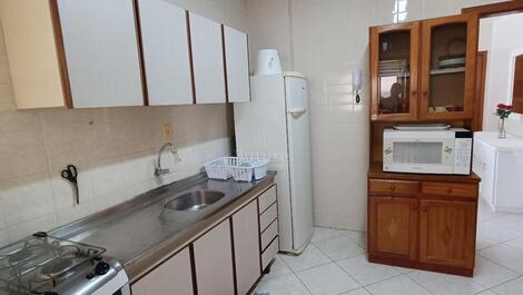 ÓTIMO AP 2 DORMITÓRIOS COM EXELENTE LOCALIZAÇÃO