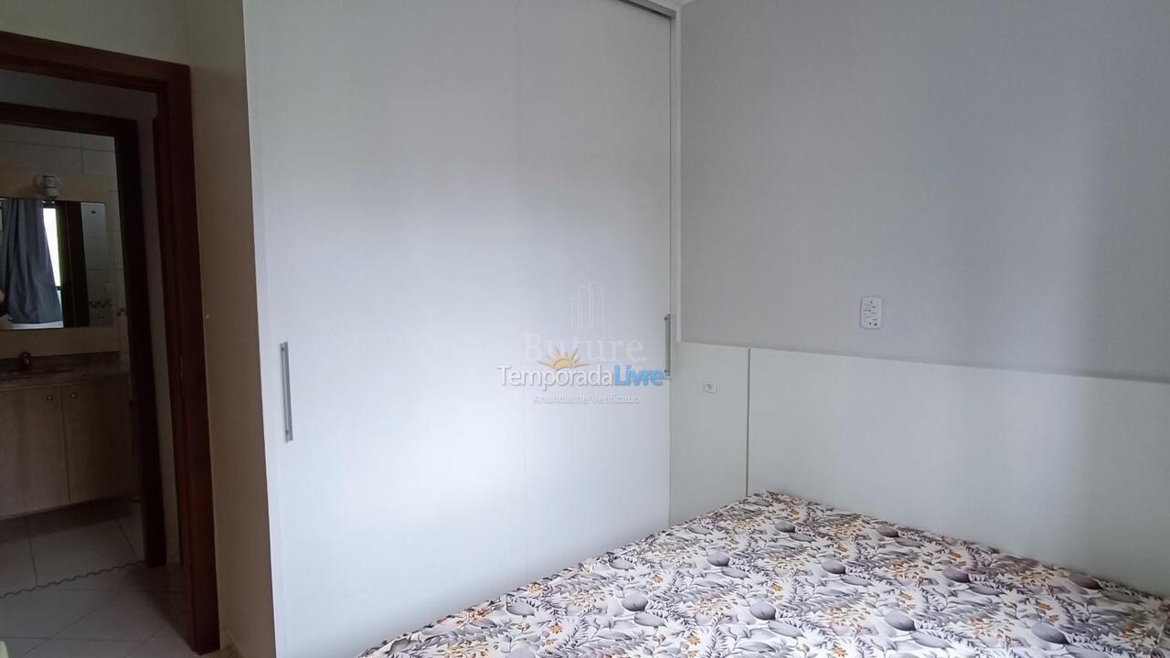 Apartamento para alquiler de vacaciones em Itapema (Meia Praia)