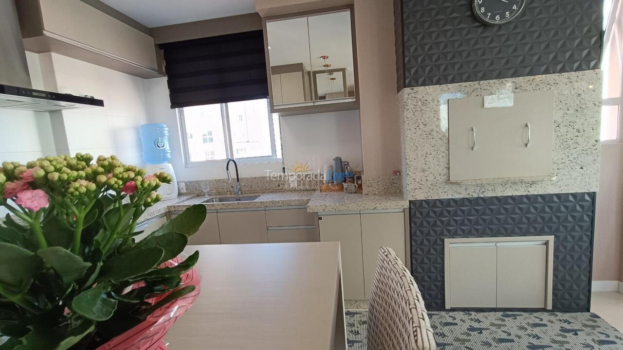 Apartamento para aluguel de temporada em Itapema (Meia Praia)