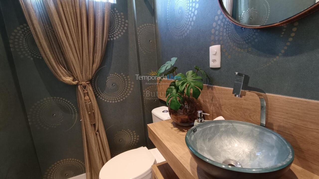 Apartamento para aluguel de temporada em Itapema (Meia Praia)