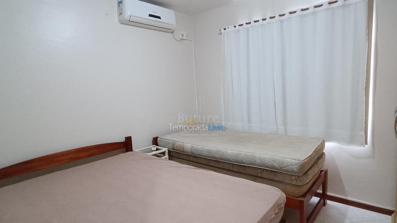 Apartamento para aluguel de temporada em Itapema (Meia Praia)