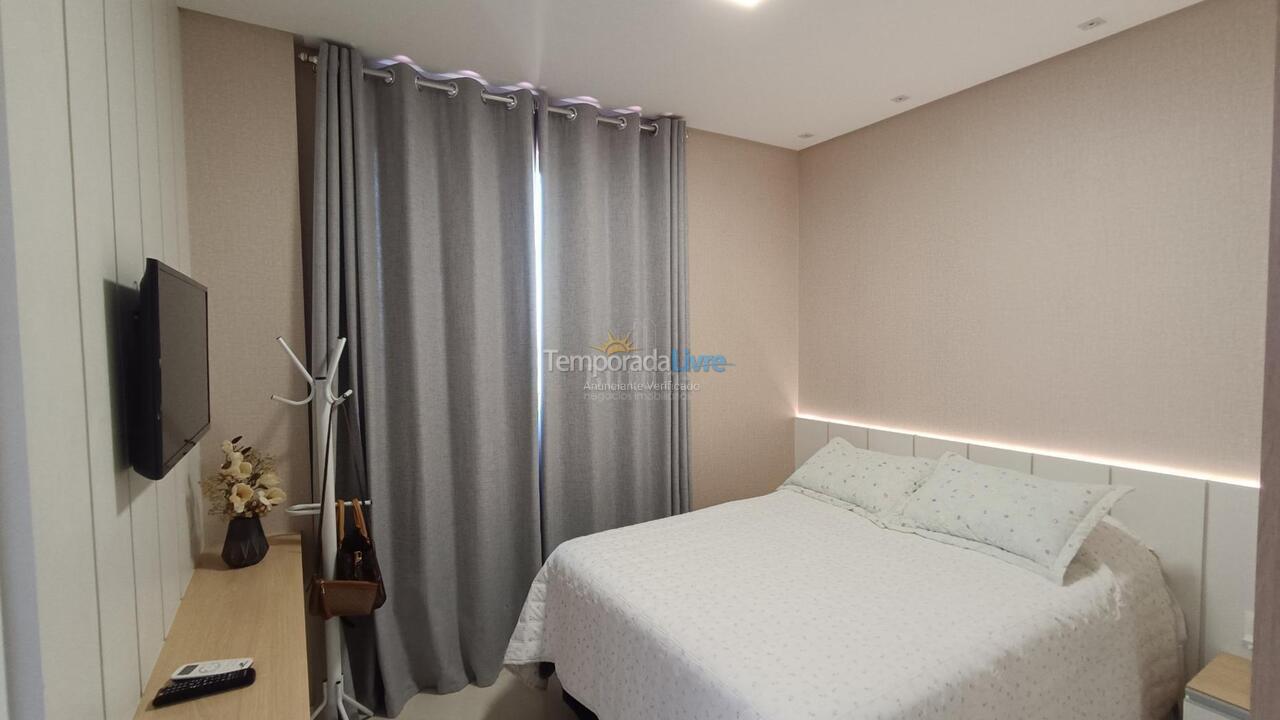 Apartamento para aluguel de temporada em Itapema (Meia Praia)