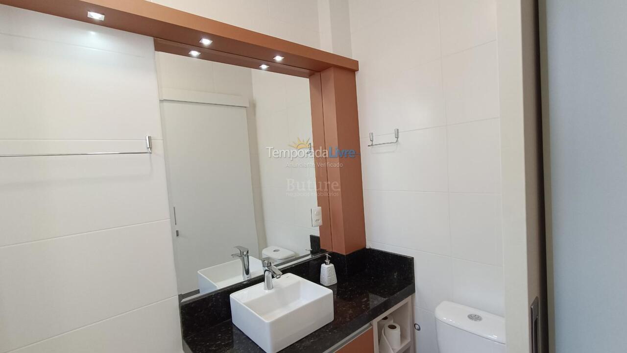 Apartamento para aluguel de temporada em Itapema (Meia Praia)