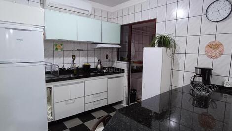 APARTAMENTO QUADRA MAR COMPLETO