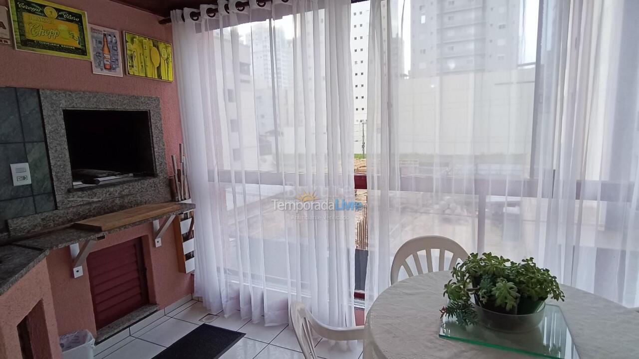 Apartamento para aluguel de temporada em Itapema (Meia Praia)